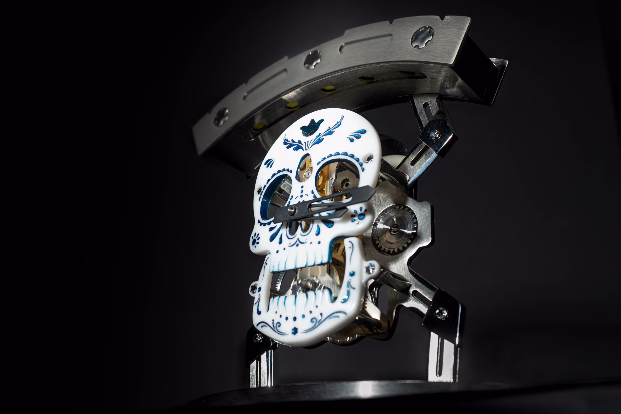 Catrina White Mechanical Lamp 3_4
